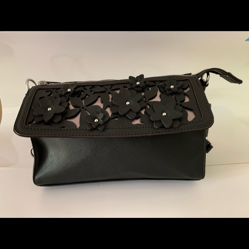 LC Liza Claiborne Black Liza Floral on Gold Tone Background Crossbody Purse